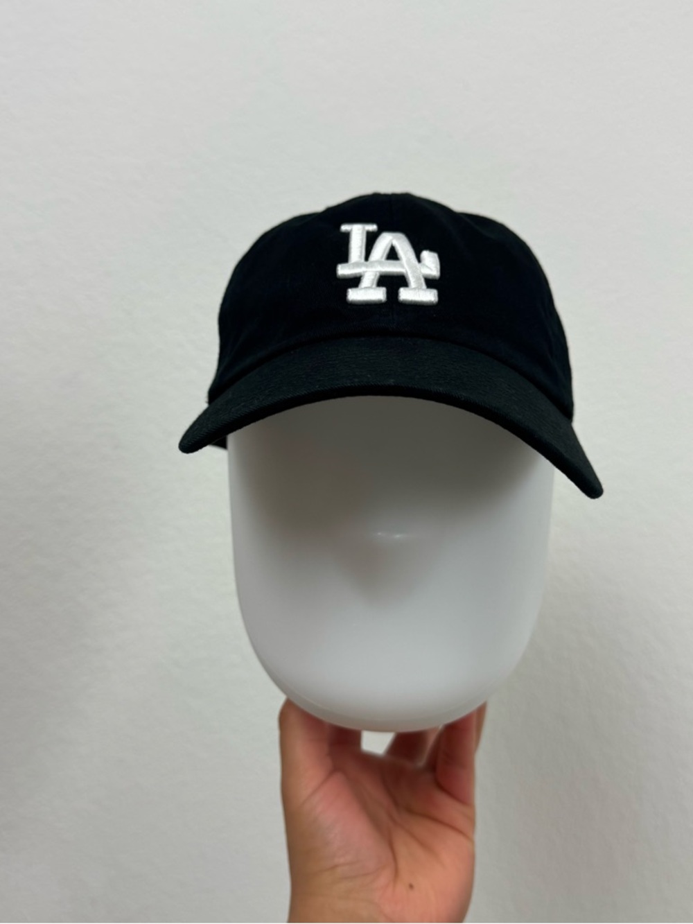Los Angeles Dodgers Black Baseball Cap with White LA Logo
